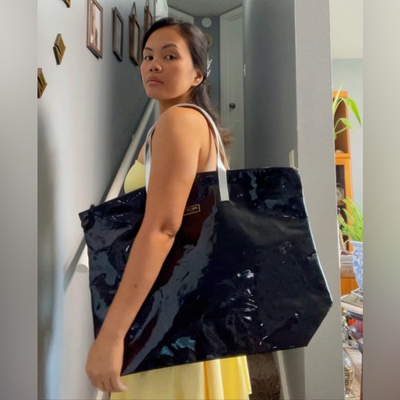 Jimmy Choo Parfums Black Patent XL Tote Bag - Picture 3 of 14